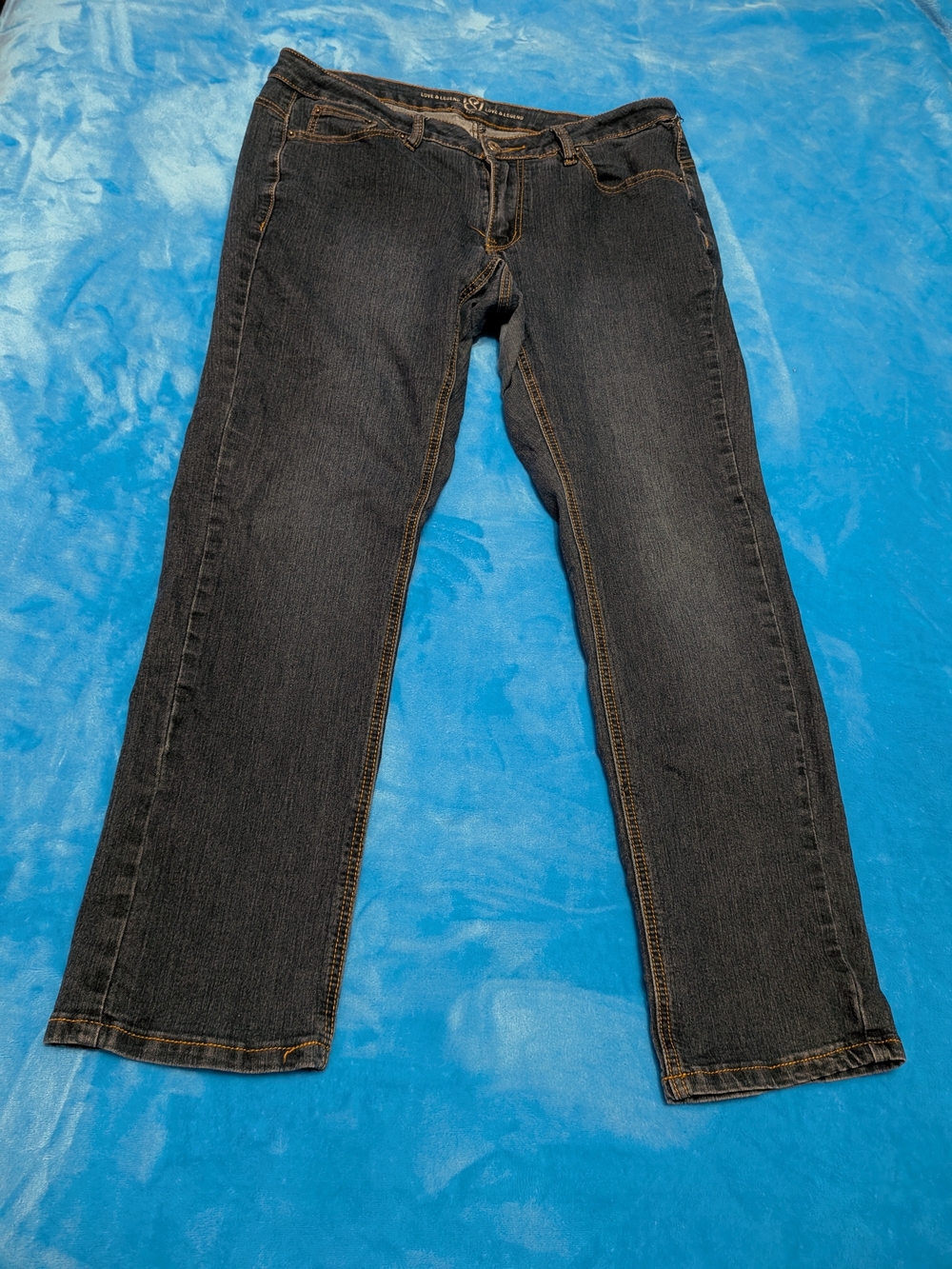 Dark Gray Straight Jeans with Contrast Stitching